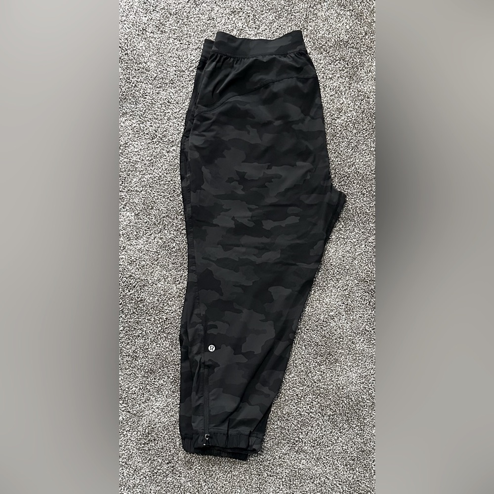 Lululemon Adapted State High-Rise Cropped Jogger 23”